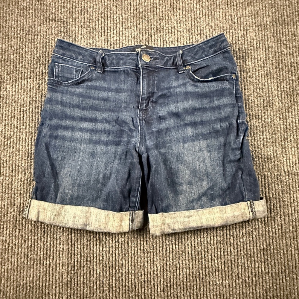 Simply Vera Vera Wang Womens Size 6 Denim Shorts Dark Wash Cuffed Mid Rise